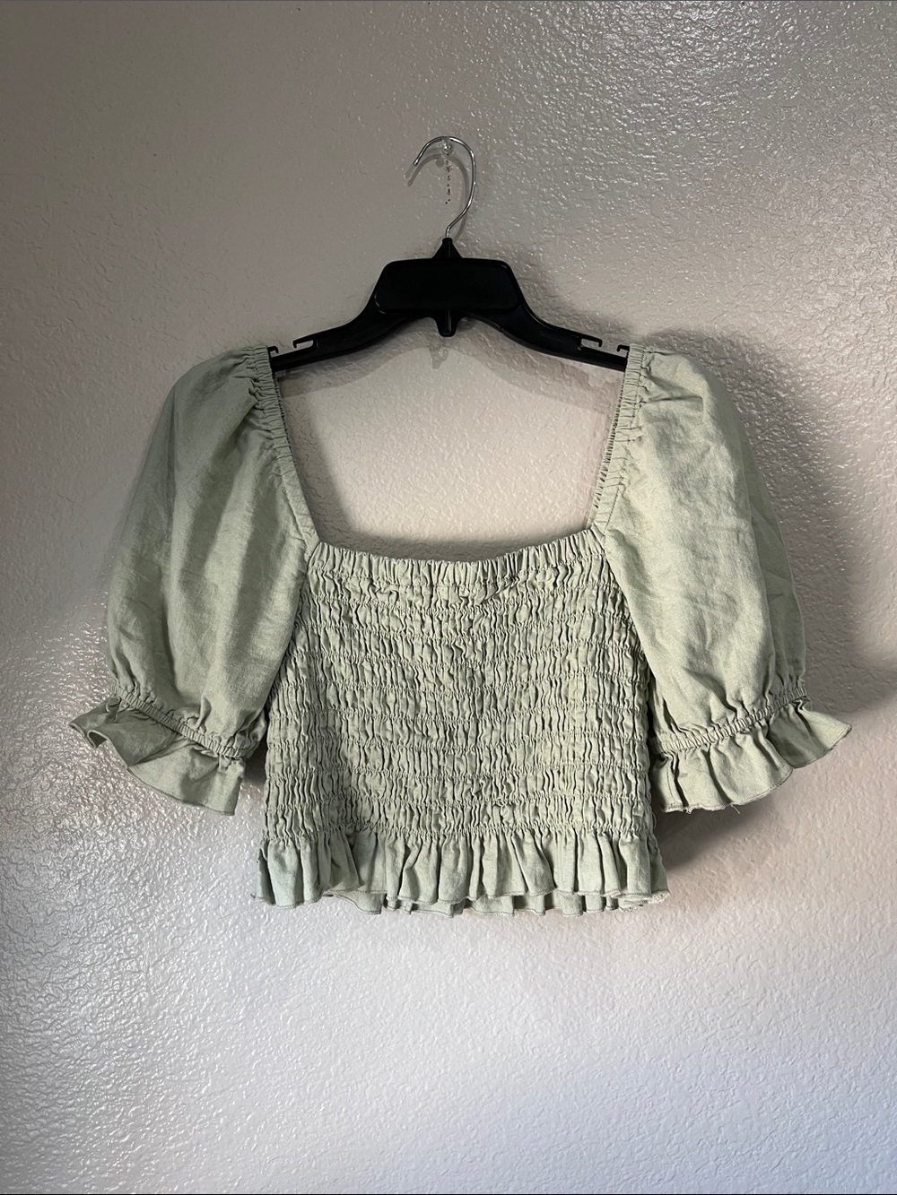 Altar'd State Light Sage Smocked Puff Sleeve Crop Top Sz M Ruffle boho TC0143